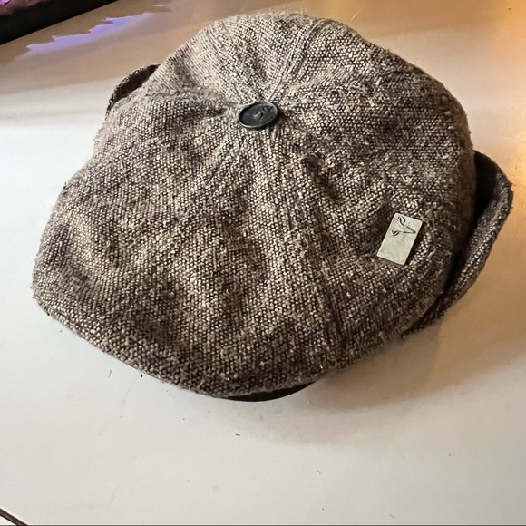 Nobis Newsboy Cap With Ear Flaps - Picture 9 of 10